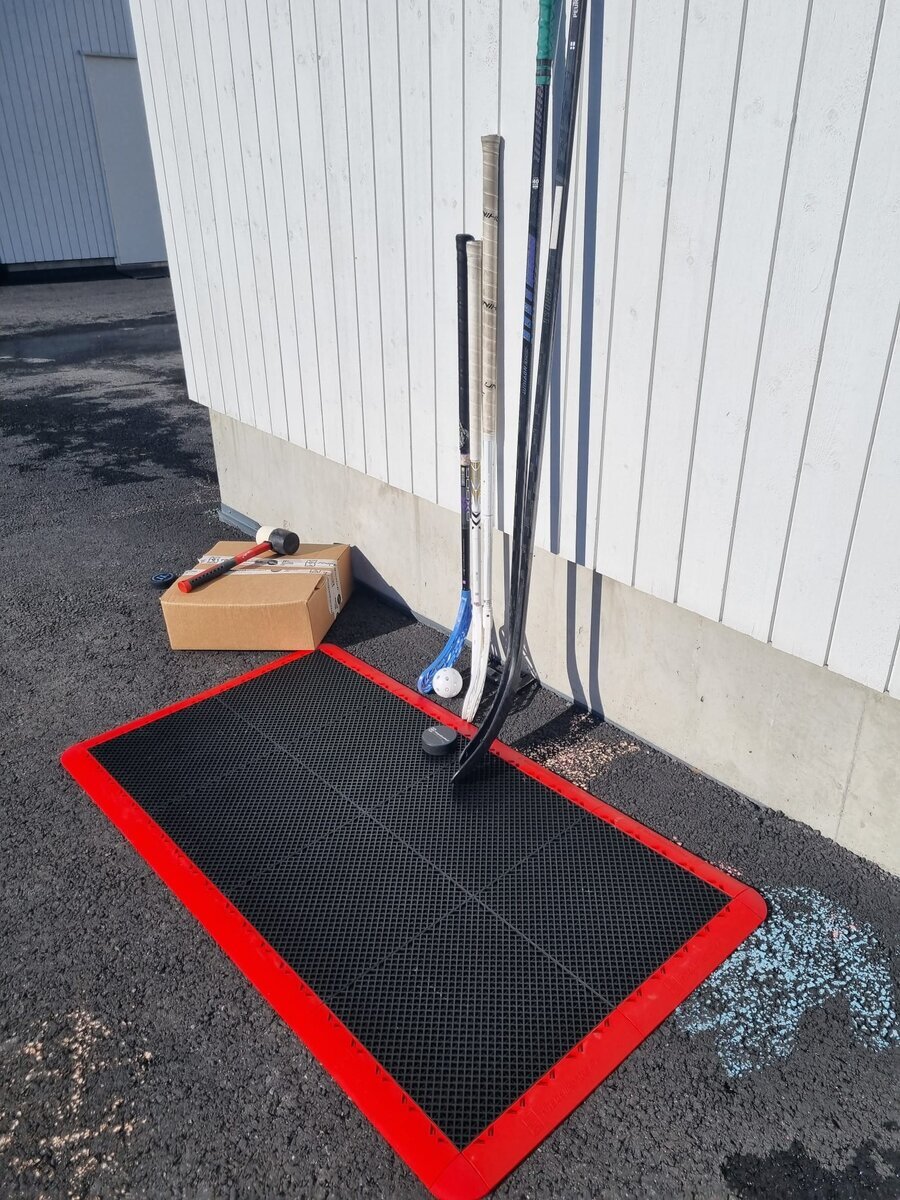 Pihapelikenttä laukaisualusta S