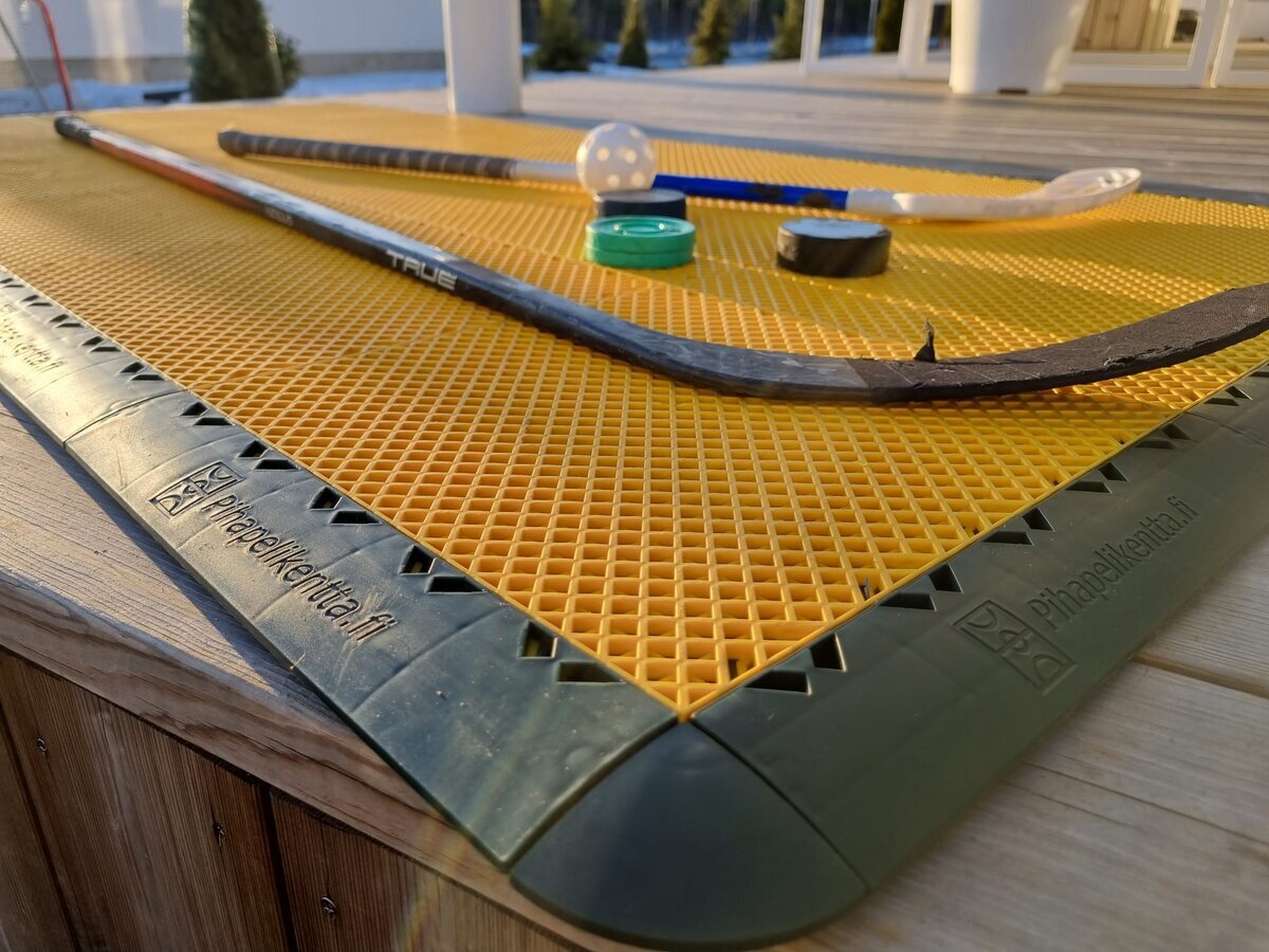 Pihapelikenttä laukaisualusta M