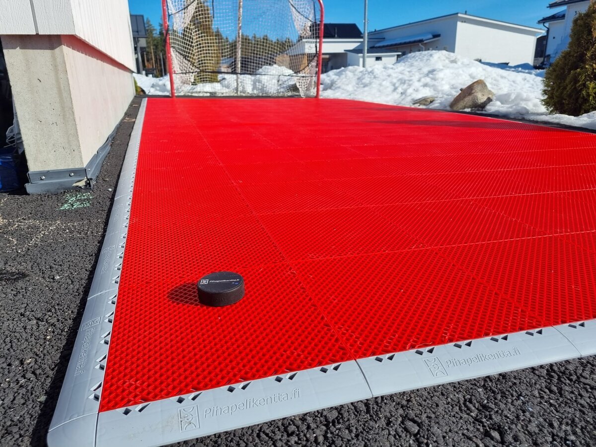 Pihapelikenttä laukaisualusta XL